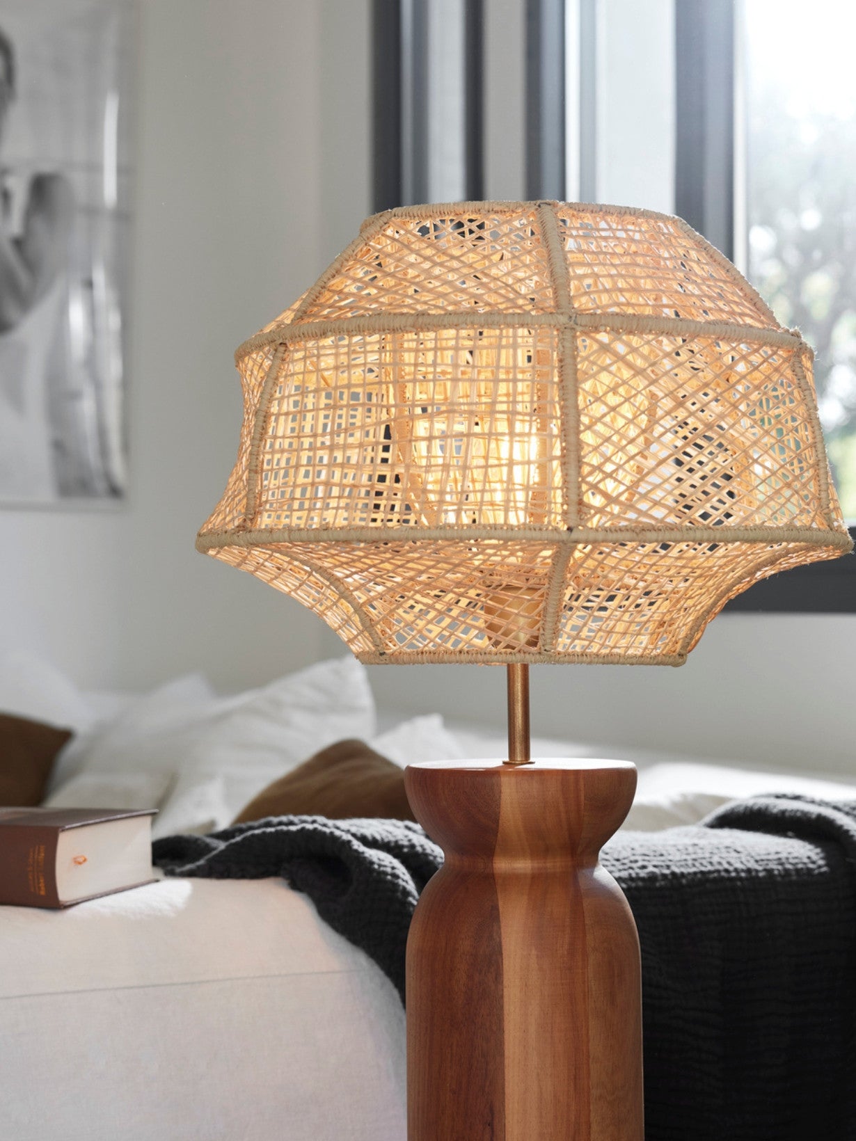 Lampe en bois et raphia naturel, Odyssée L