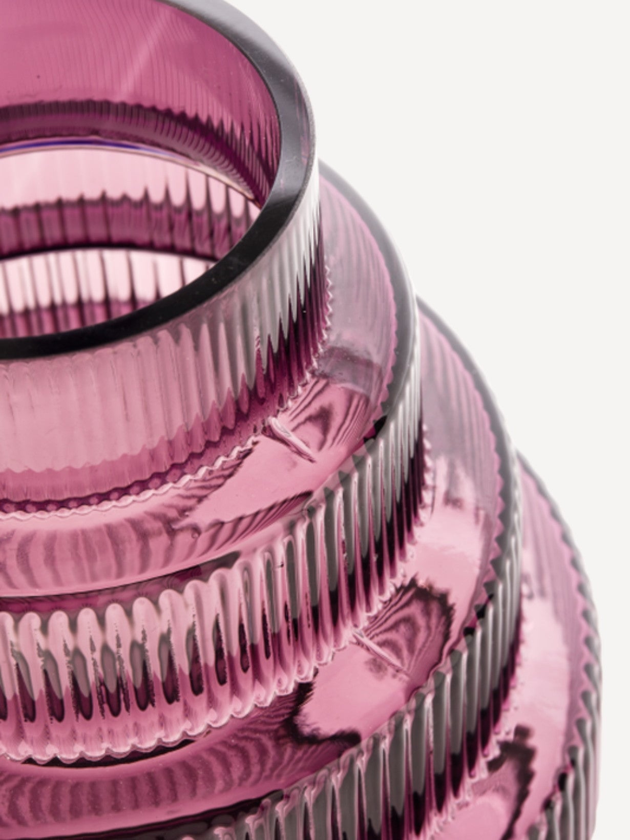 Vase en verre violet, Steps L