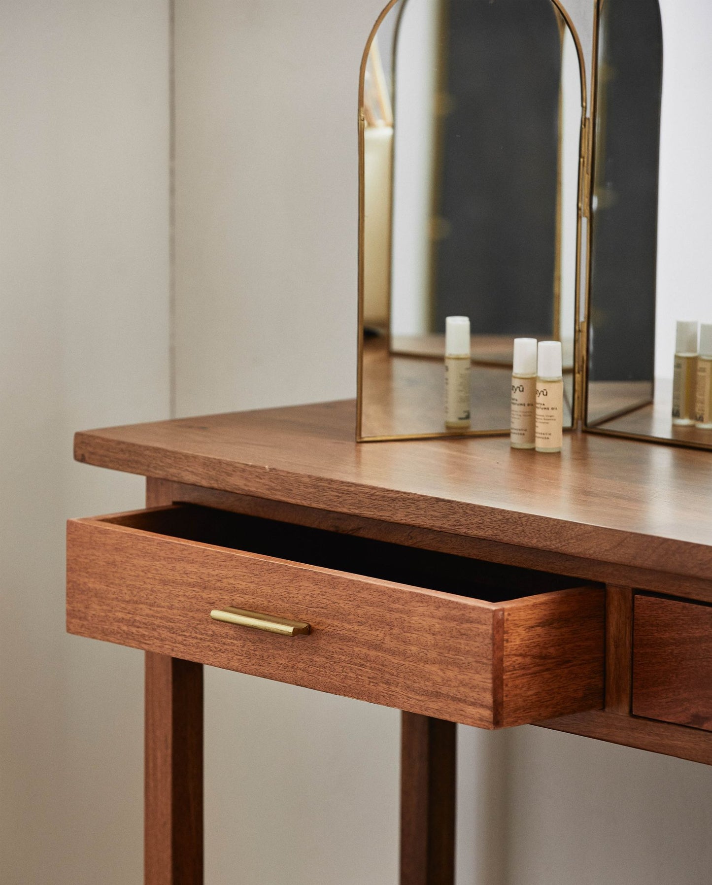 Table Farris avec tiroirs