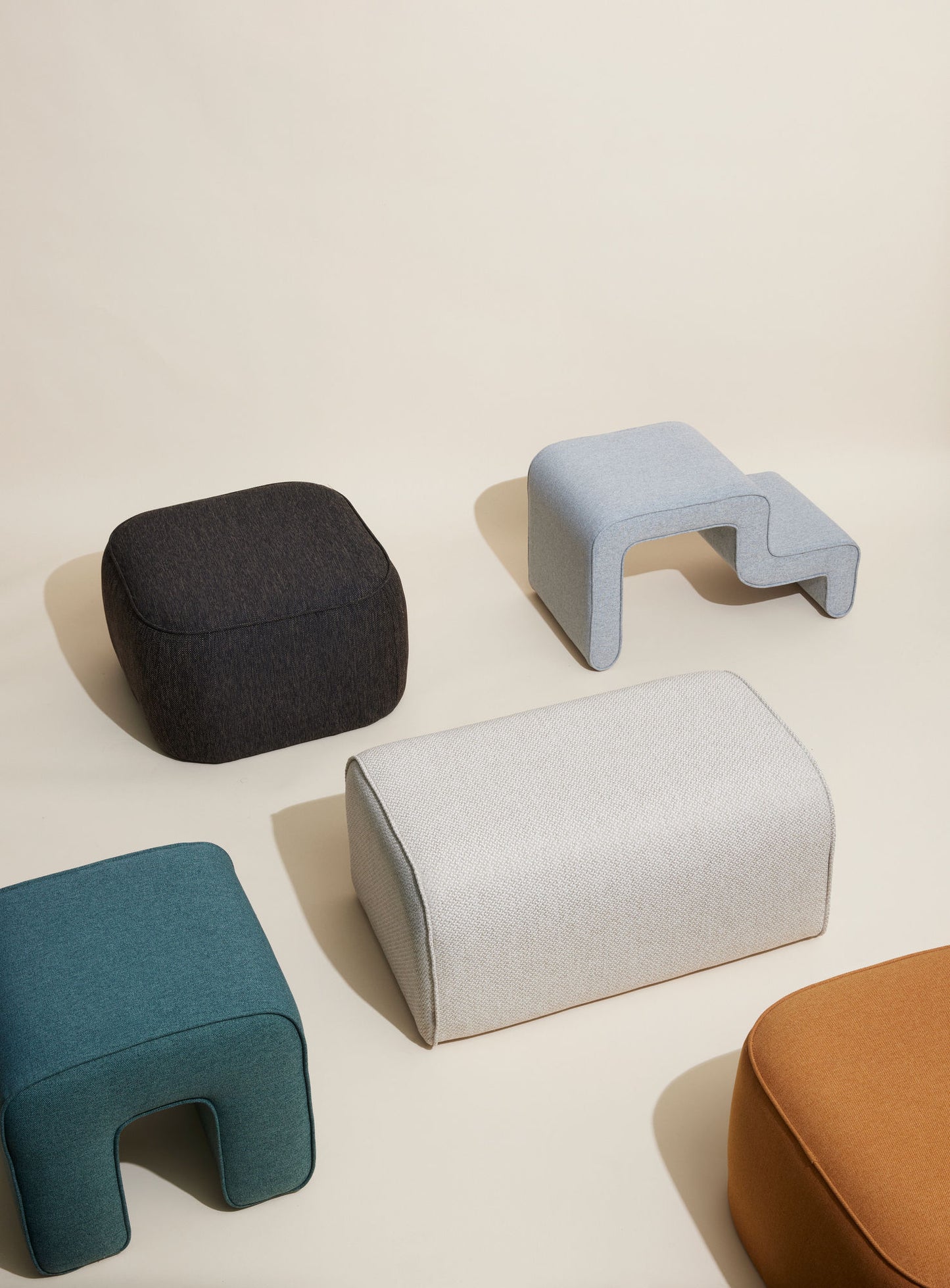Pouf Cube en tissu marron foncé