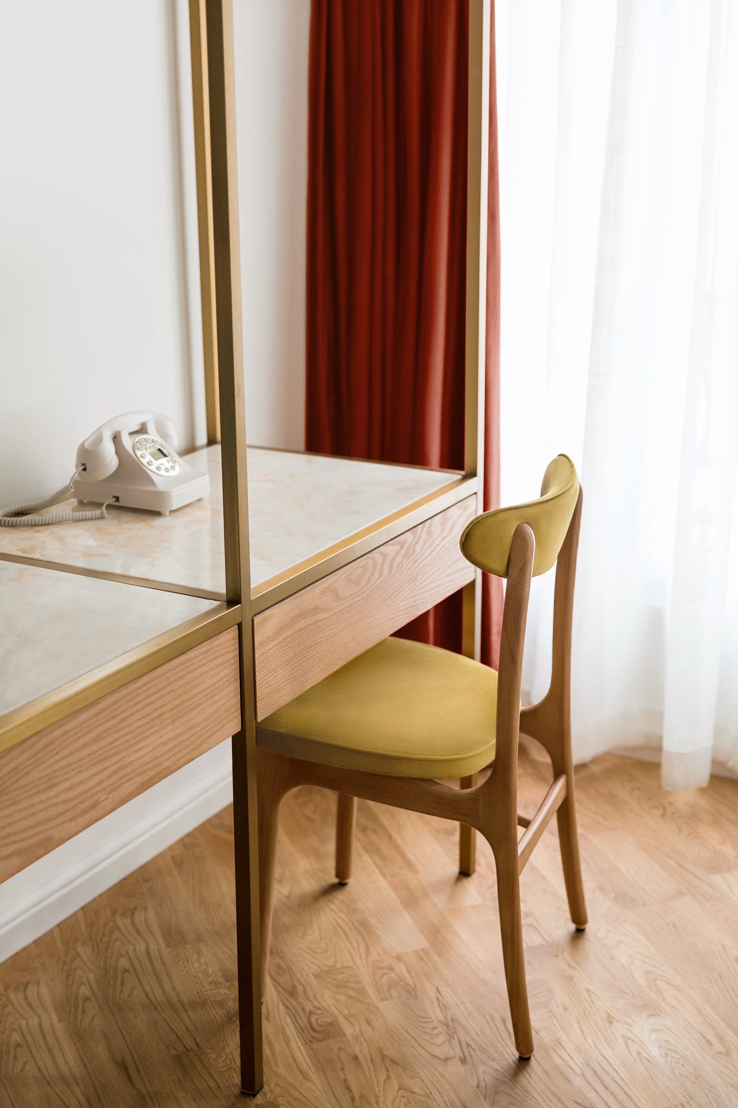 200-190 Chair in Shine Velvet Mustard