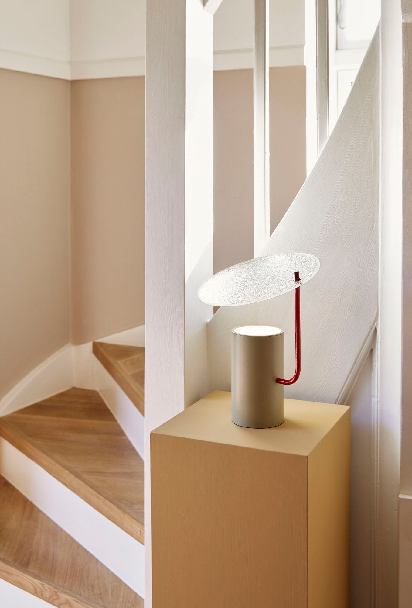 Lampe de table Disc Kaki et Rouge