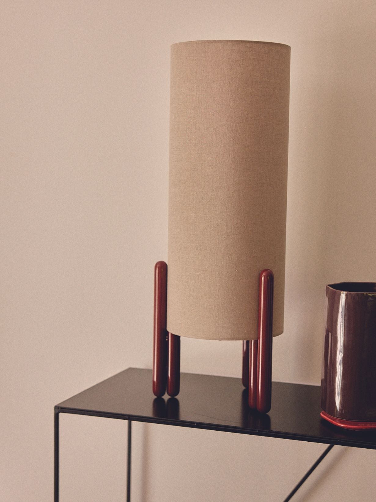 Lampe en frêne massif laquée, Colette