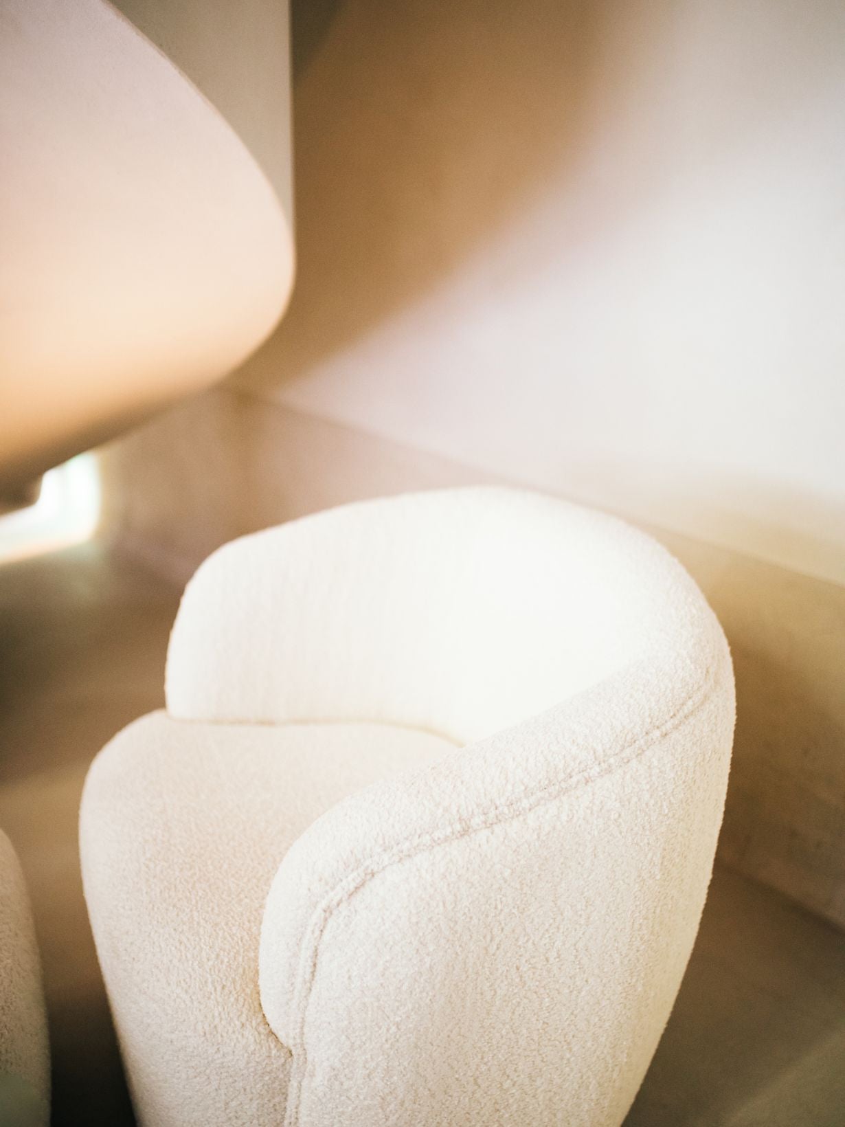 Fauteuil recouvert de tissu bouclé, Porterville