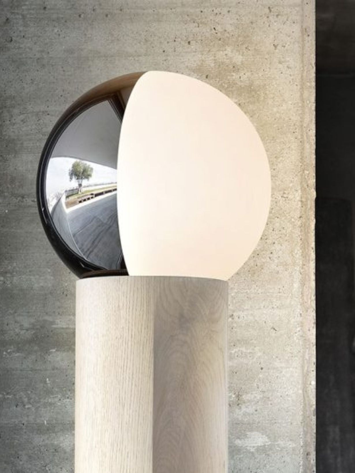 Lampadaire sculpturale en chêne, Je suis Da Terra