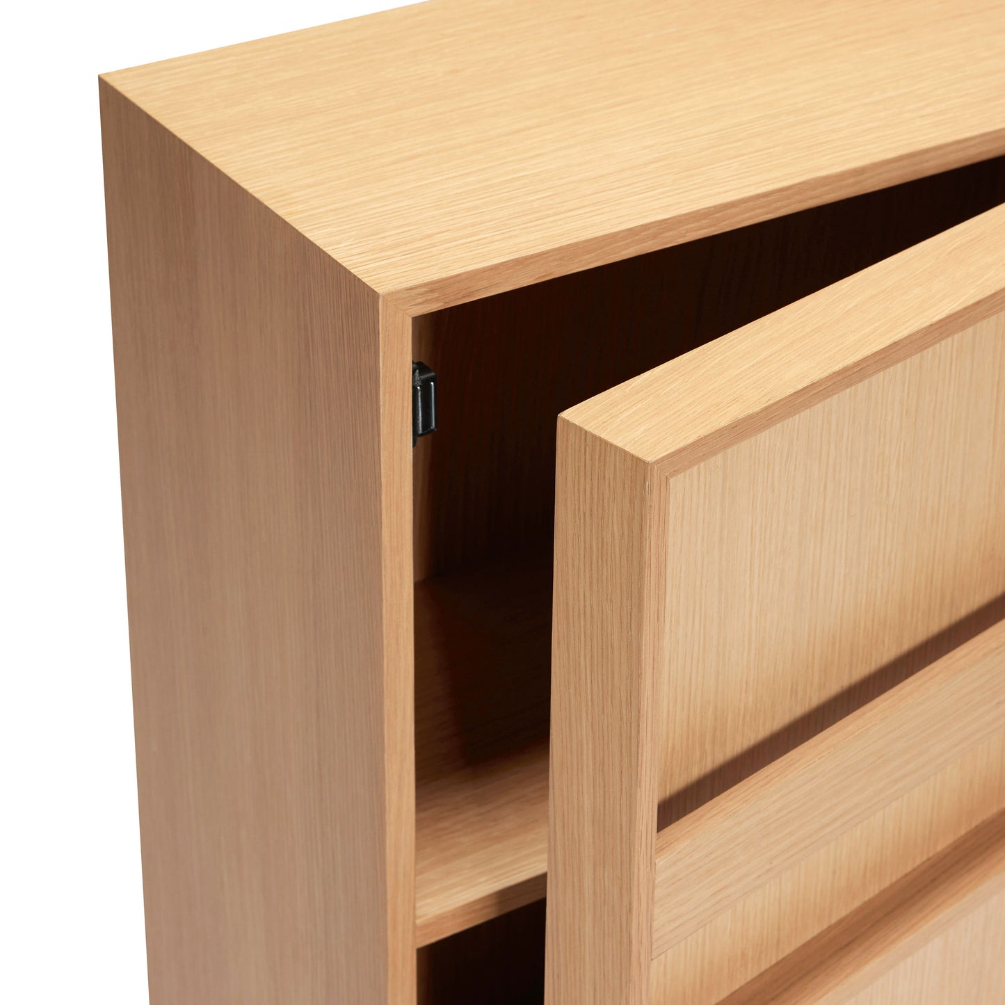 Commode en bois de chêne naturel et porte revue