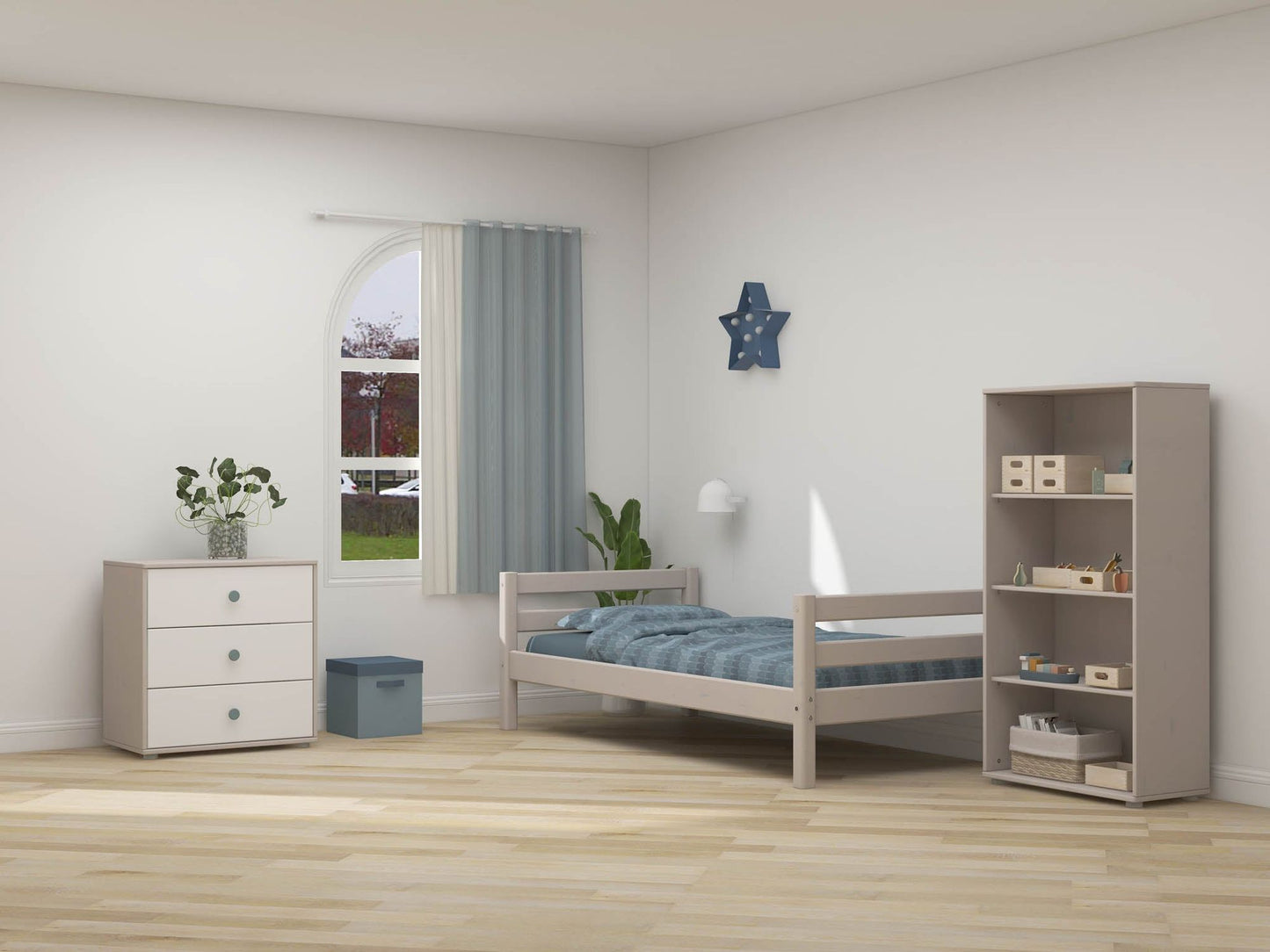 Commode trois tiroirs avec pieds, collection Classique
