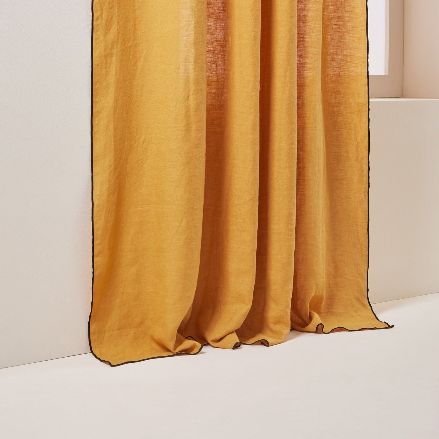 Rideau panneau CARLINA ocre et bourdon noir