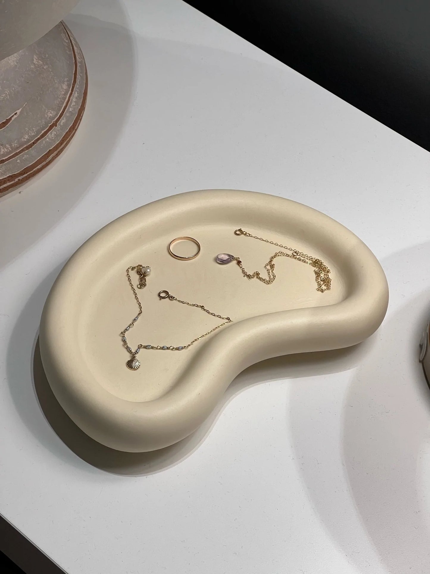 Plateau en jesmonite "Wavy"