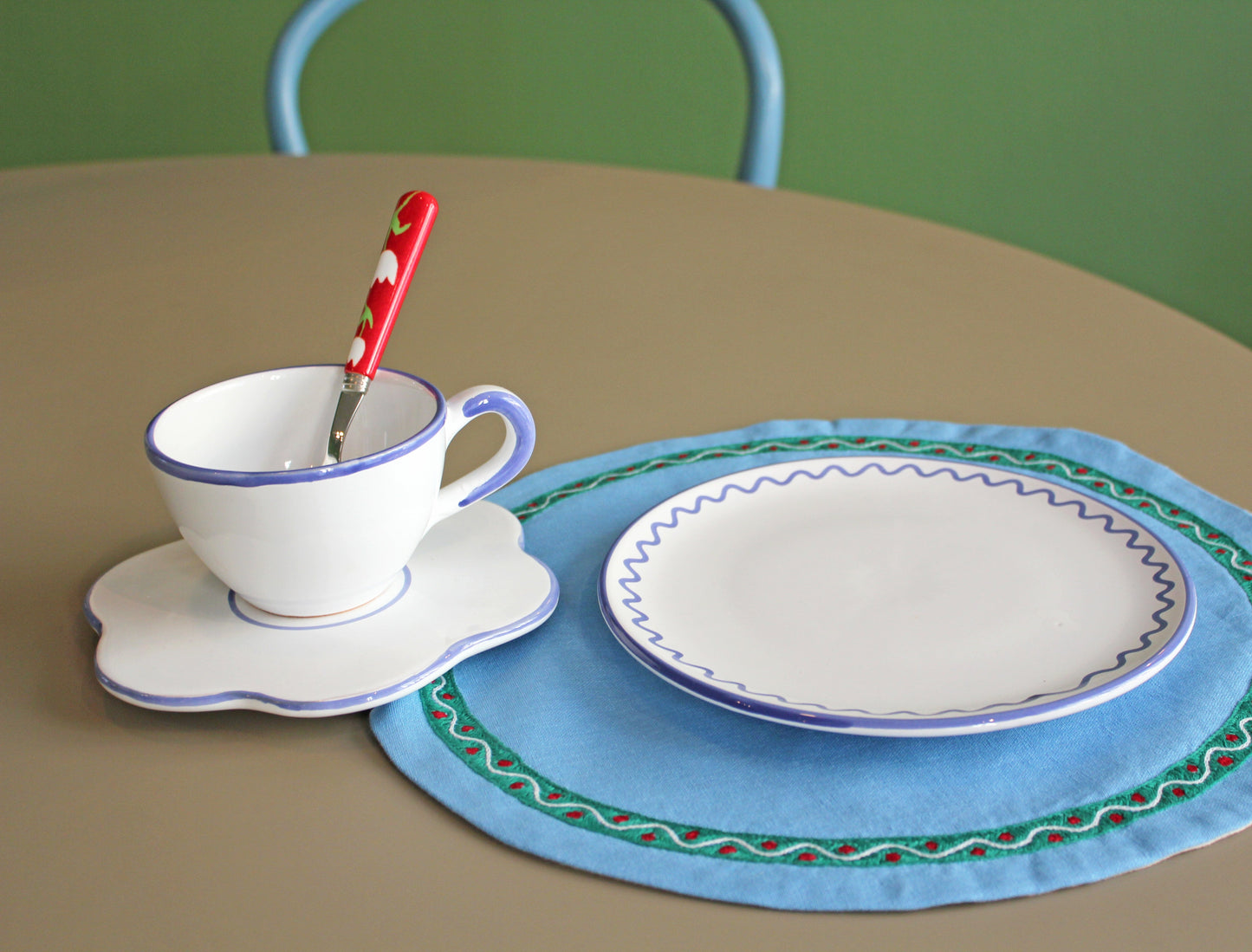 Set de table Spaghettis brodé à la main - Bleu