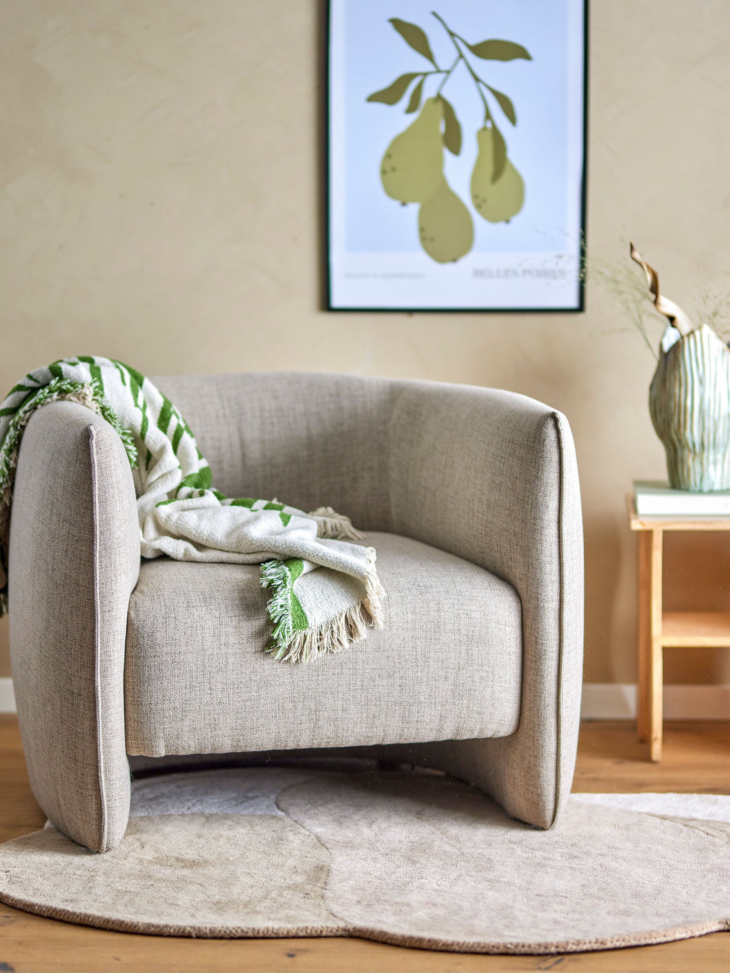 Fauteuil de salon Bacio en tissu beige