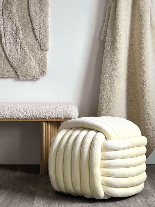 Tabouret en velours passementerie écru