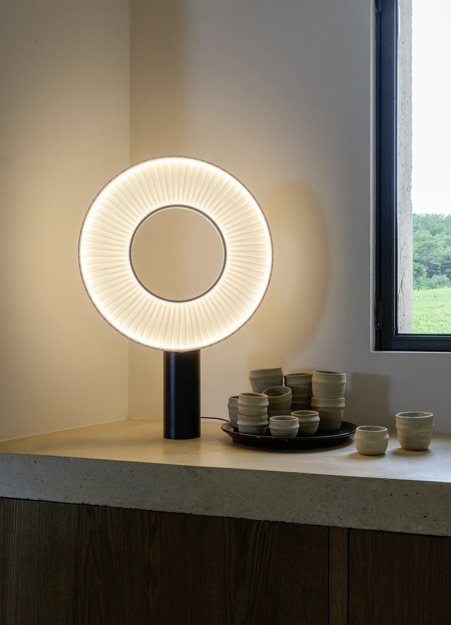 Iris Table 50