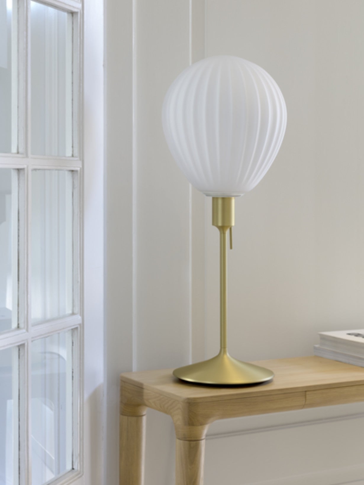 Lampe en acier brossé, Around the world