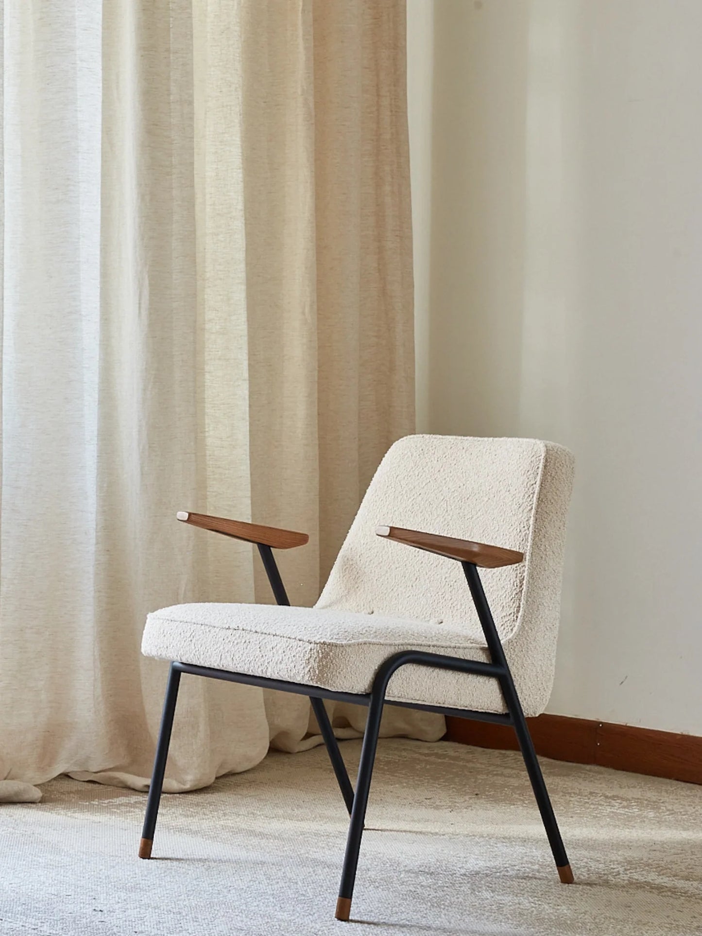 366 Metal Armchair in Velvet Sierra