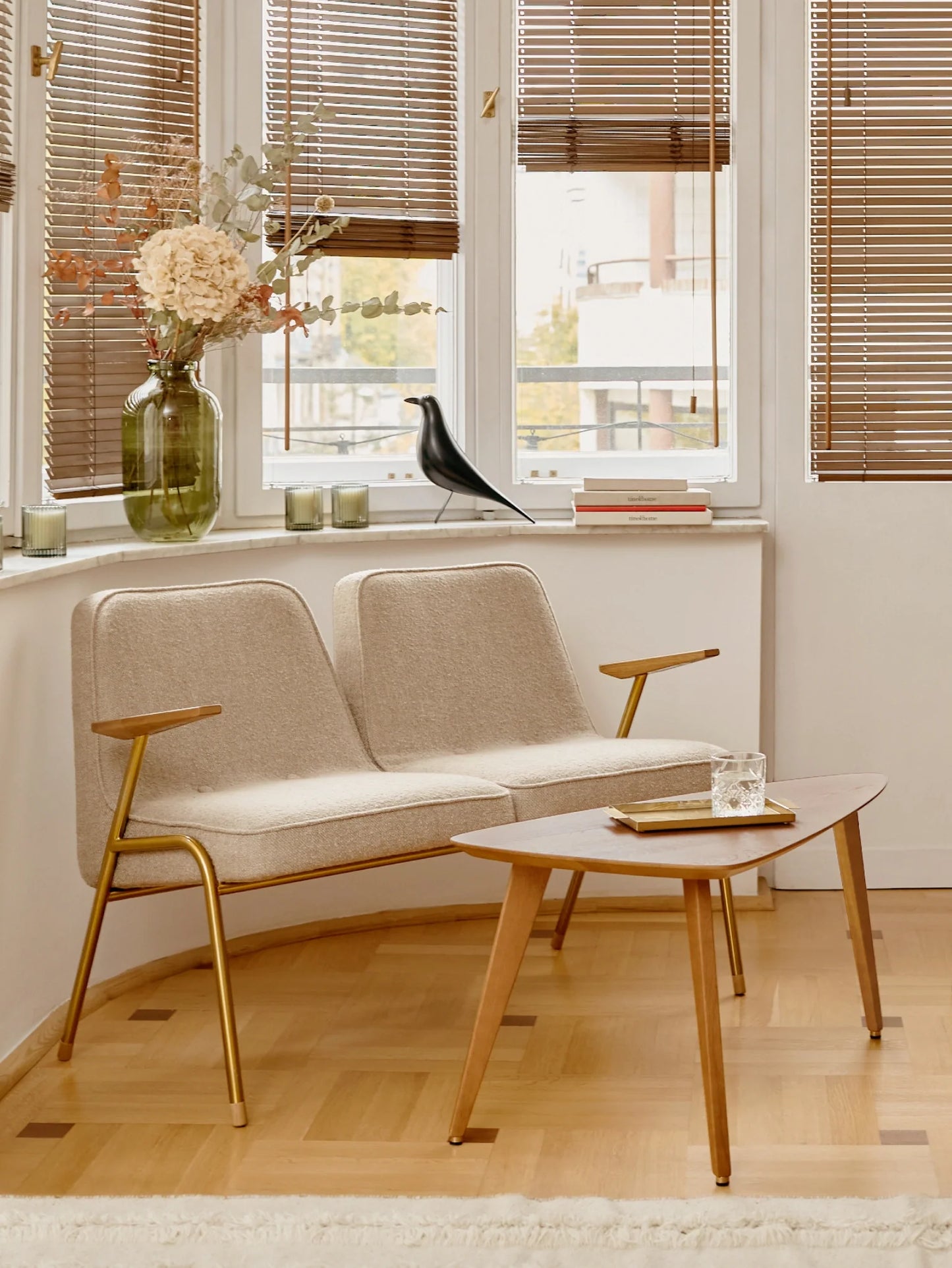 366 Triangle Coffee Table M