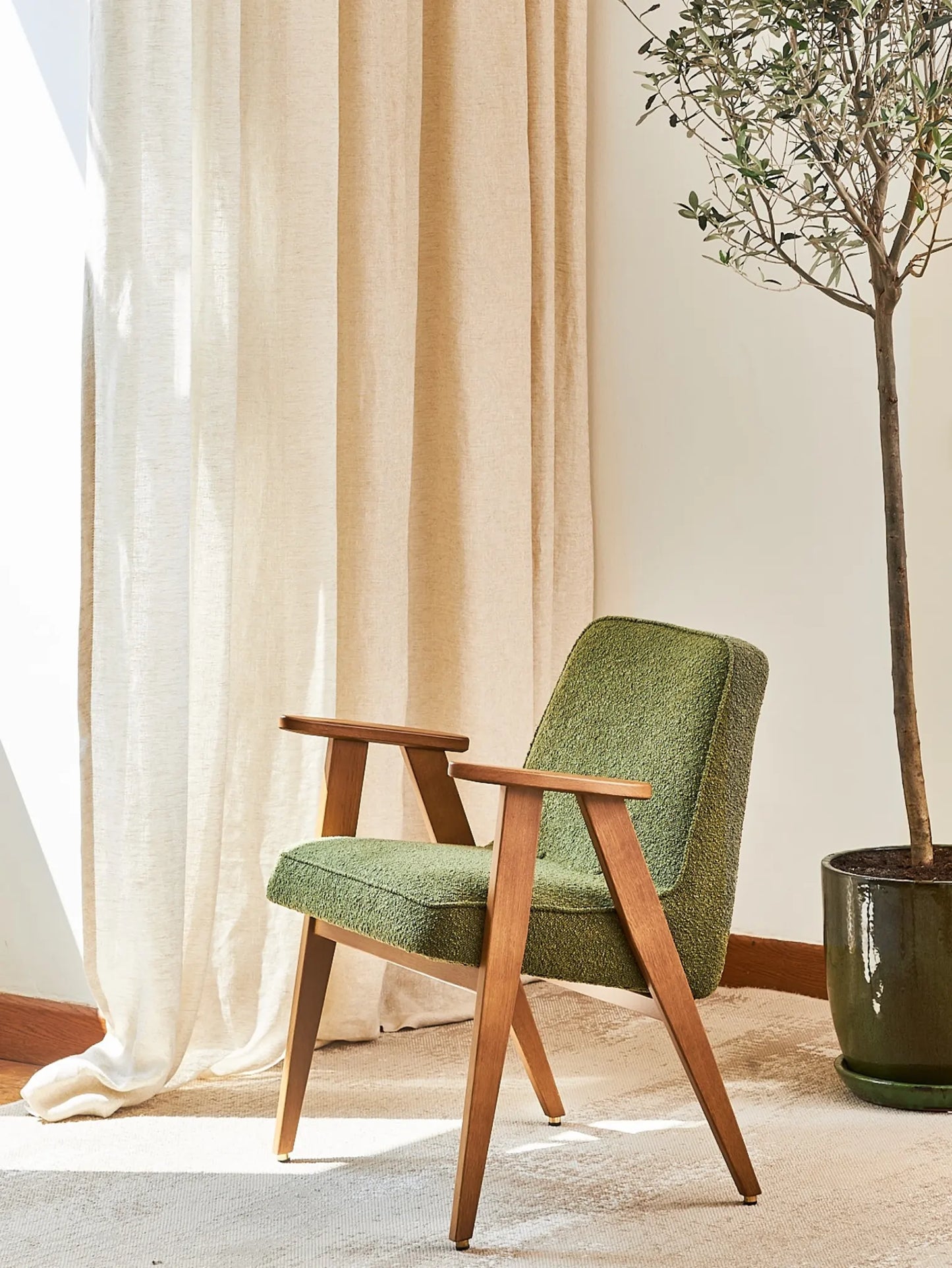 366 Armchair in Velvet Indigo