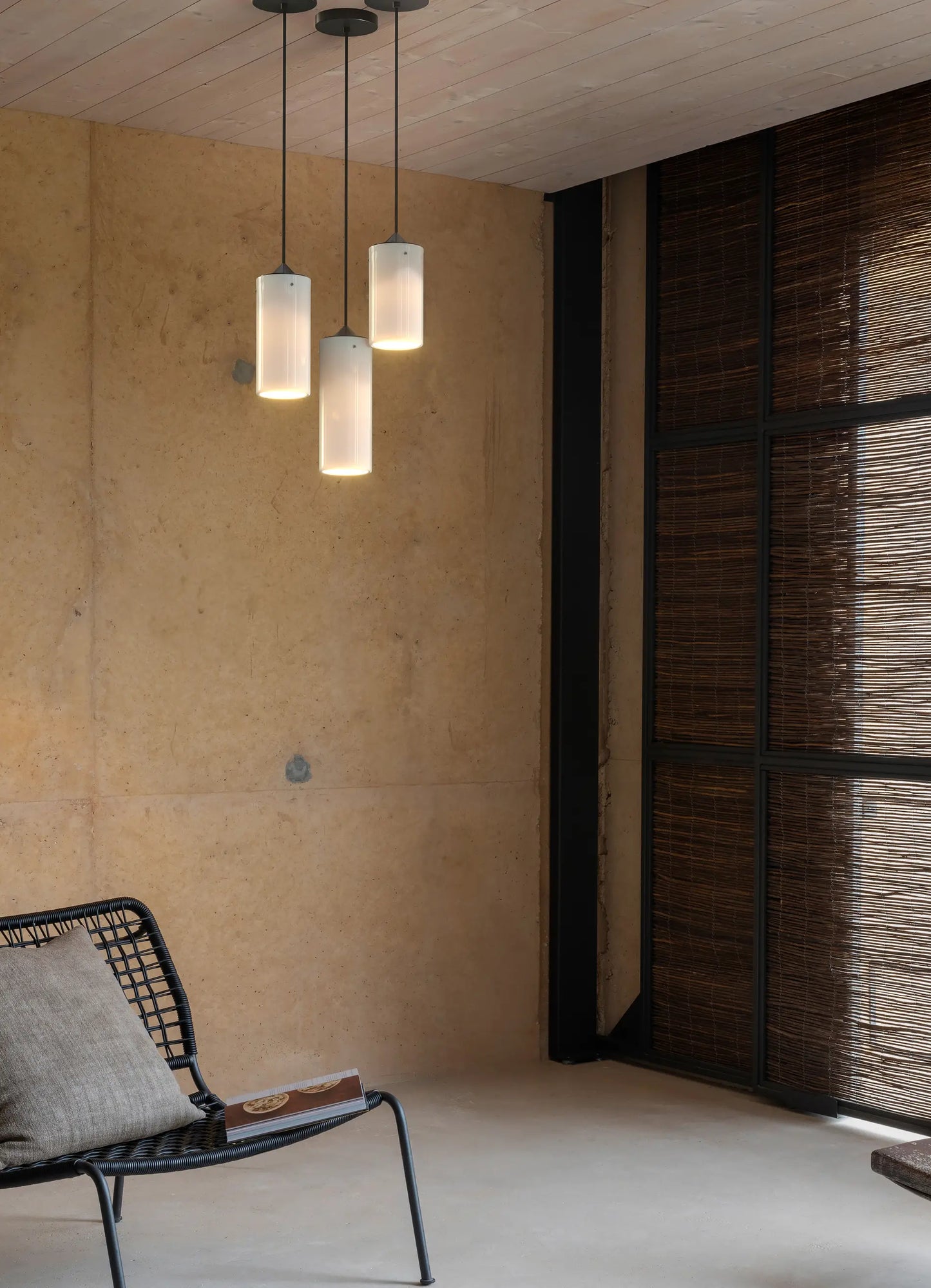 Tobo Porcelain Pendant 180