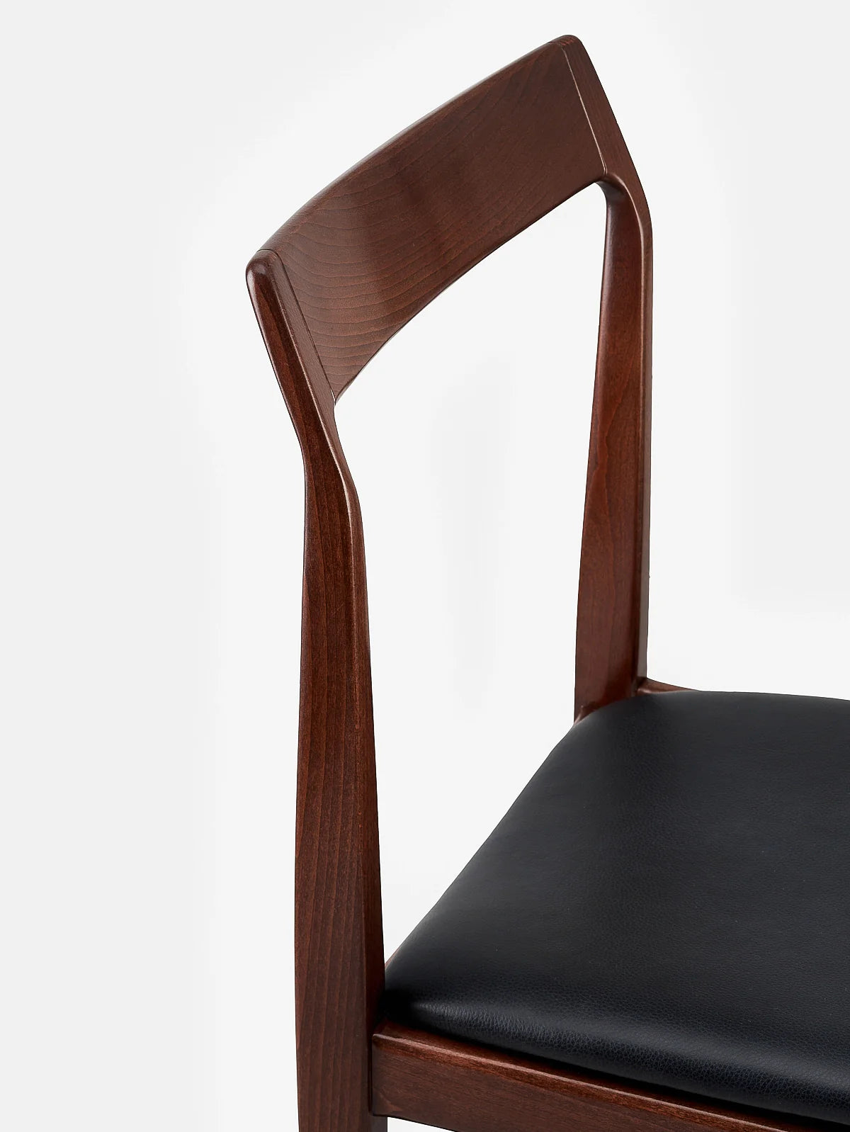 Homa 104 Chair in Natural Leather Black