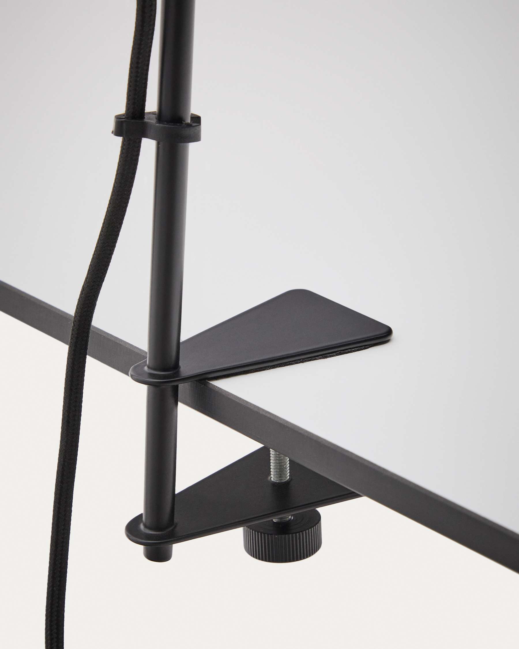 Lampe de bureau avec pince Jula en métal
