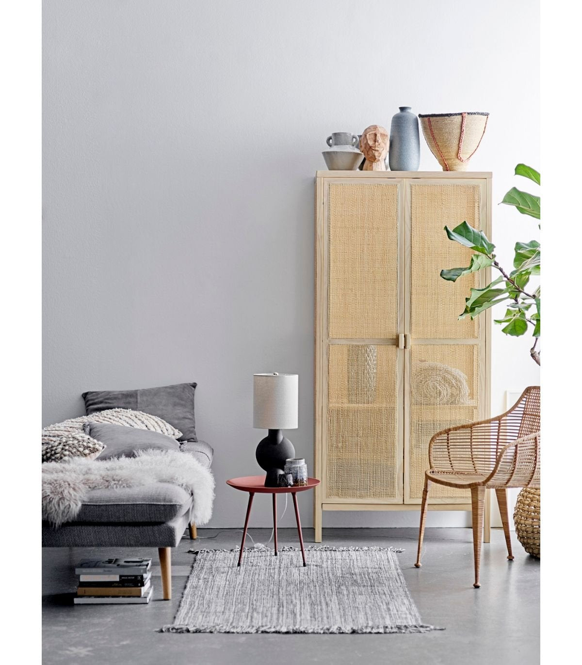 Armoire en pin et rotin naturel, Mariana