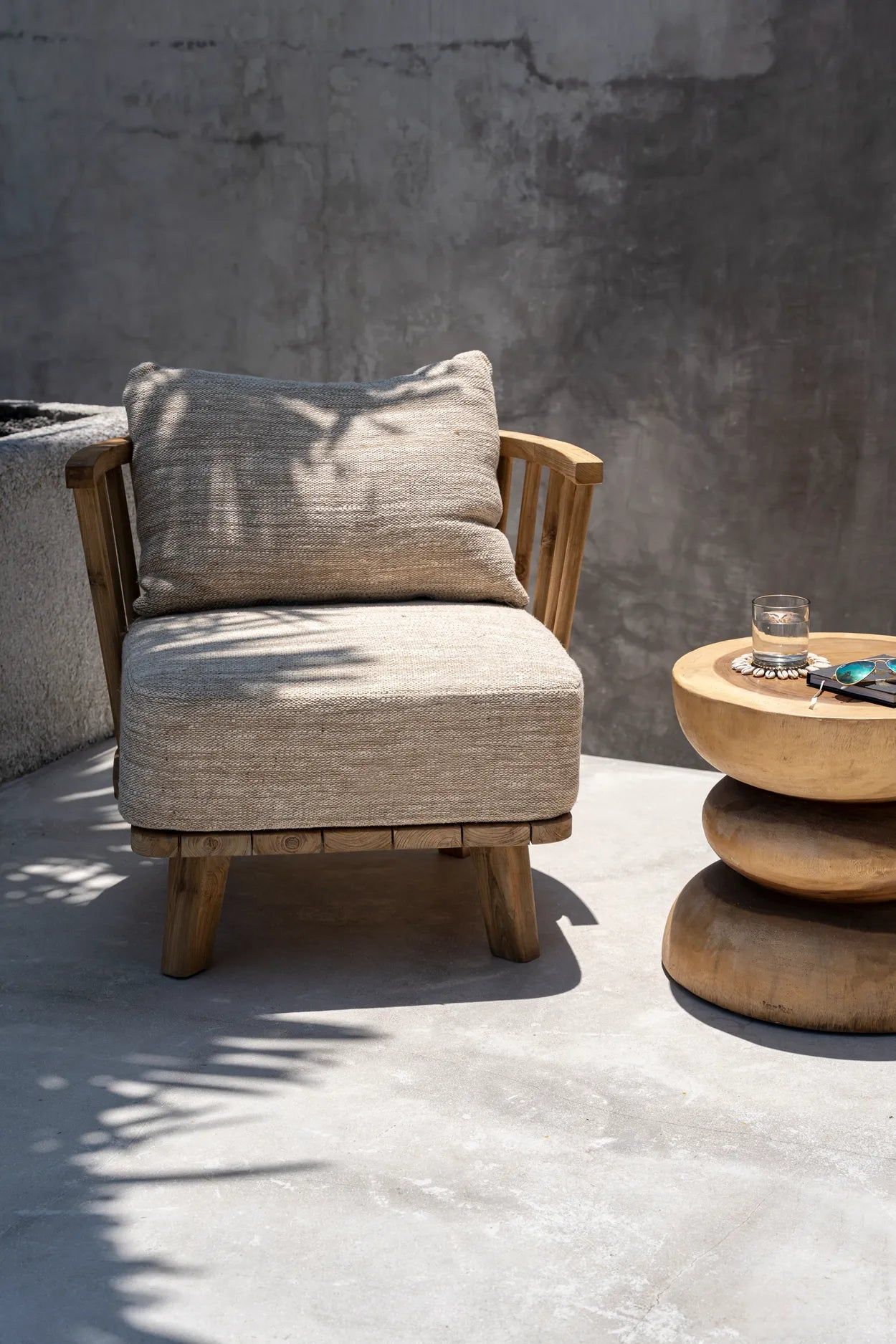 Fauteuil Malawi en bois de Teck, tissu beige naturel