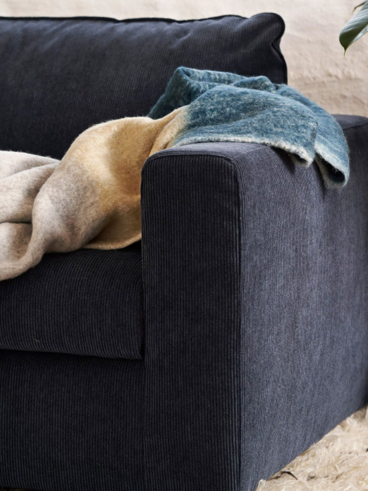 Canapé droit en tissu chenille, Sophia Spicy