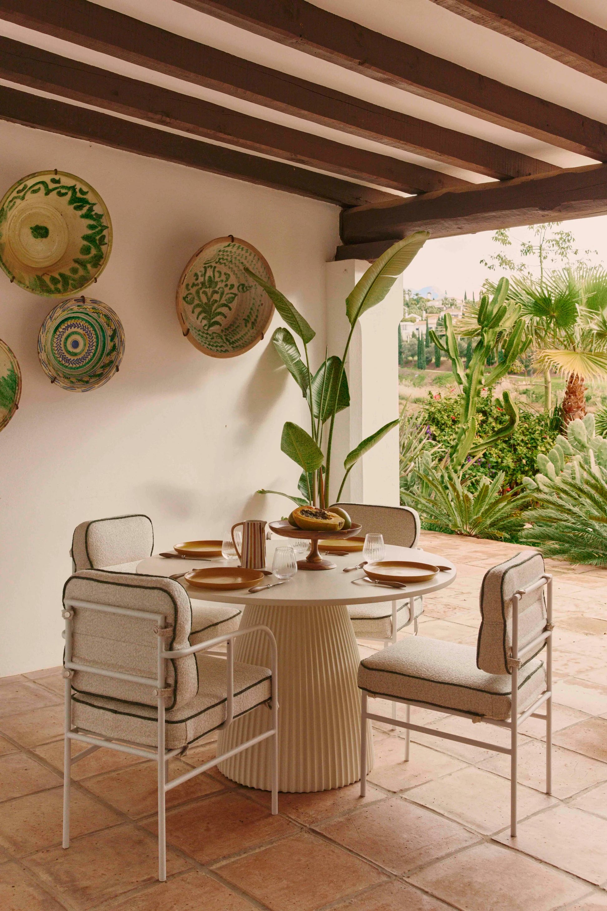 Chaise de jardin avec accoudoirs, vert sauge & métal blanc, Maddalena