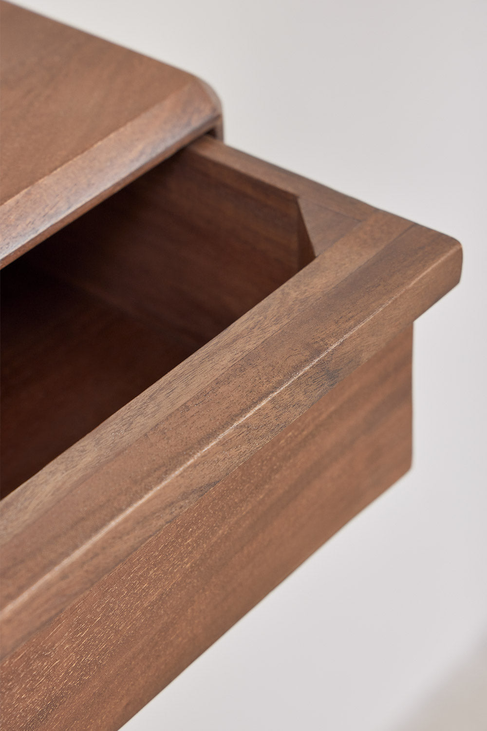 Pack de 2 tables de chevet flottantes 40x30 cm en bois d'acacia Nordilan