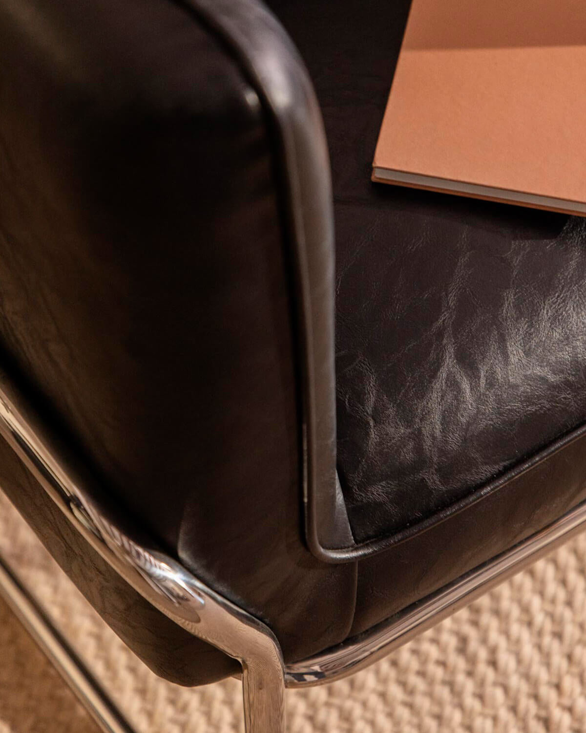 Fauteuil en similicuir et métal Marcellus