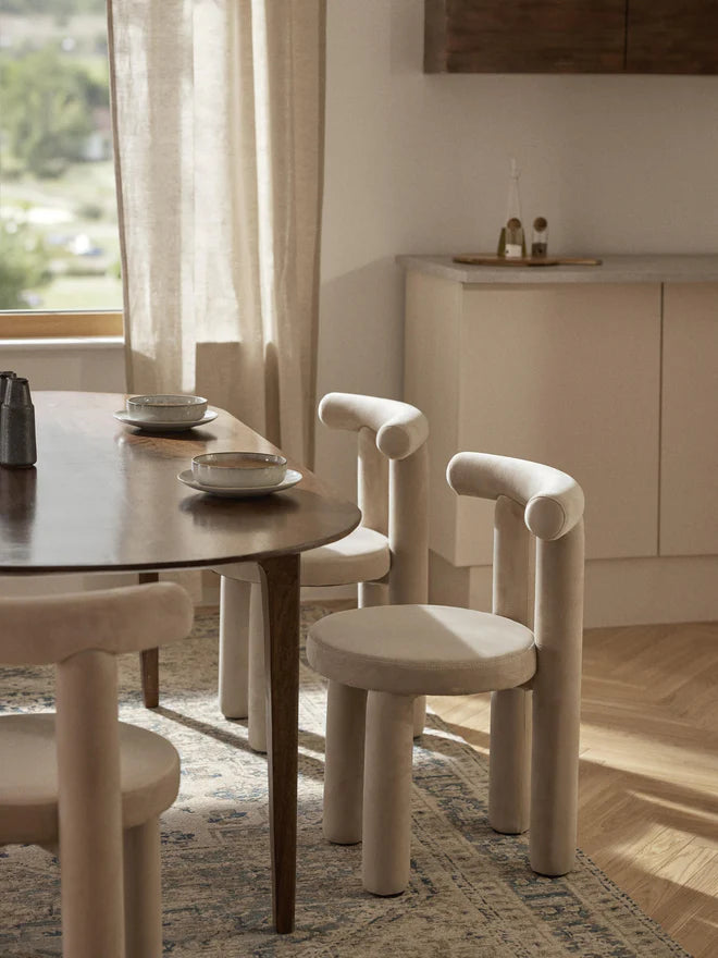 Chaise rembourrée en velours Calan
