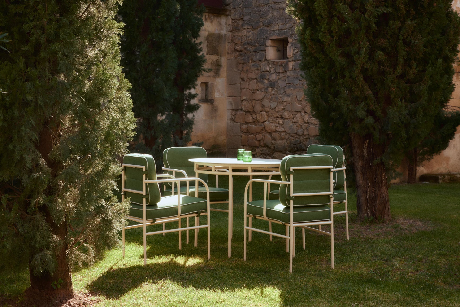 Chaise de jardin avec accoudoirs, vert sauge & métal blanc, Maddalena