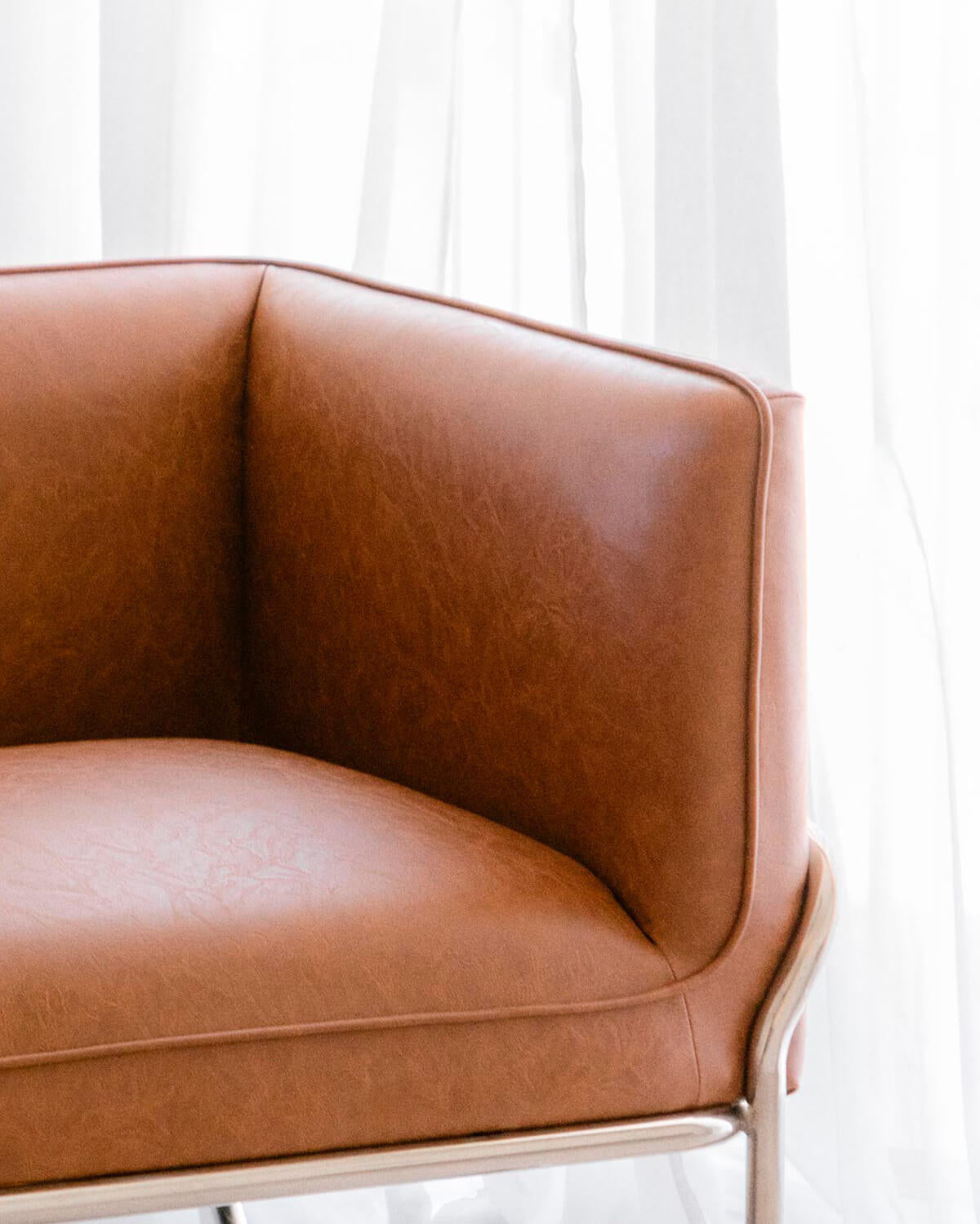 Fauteuil en similicuir et métal Marcellus