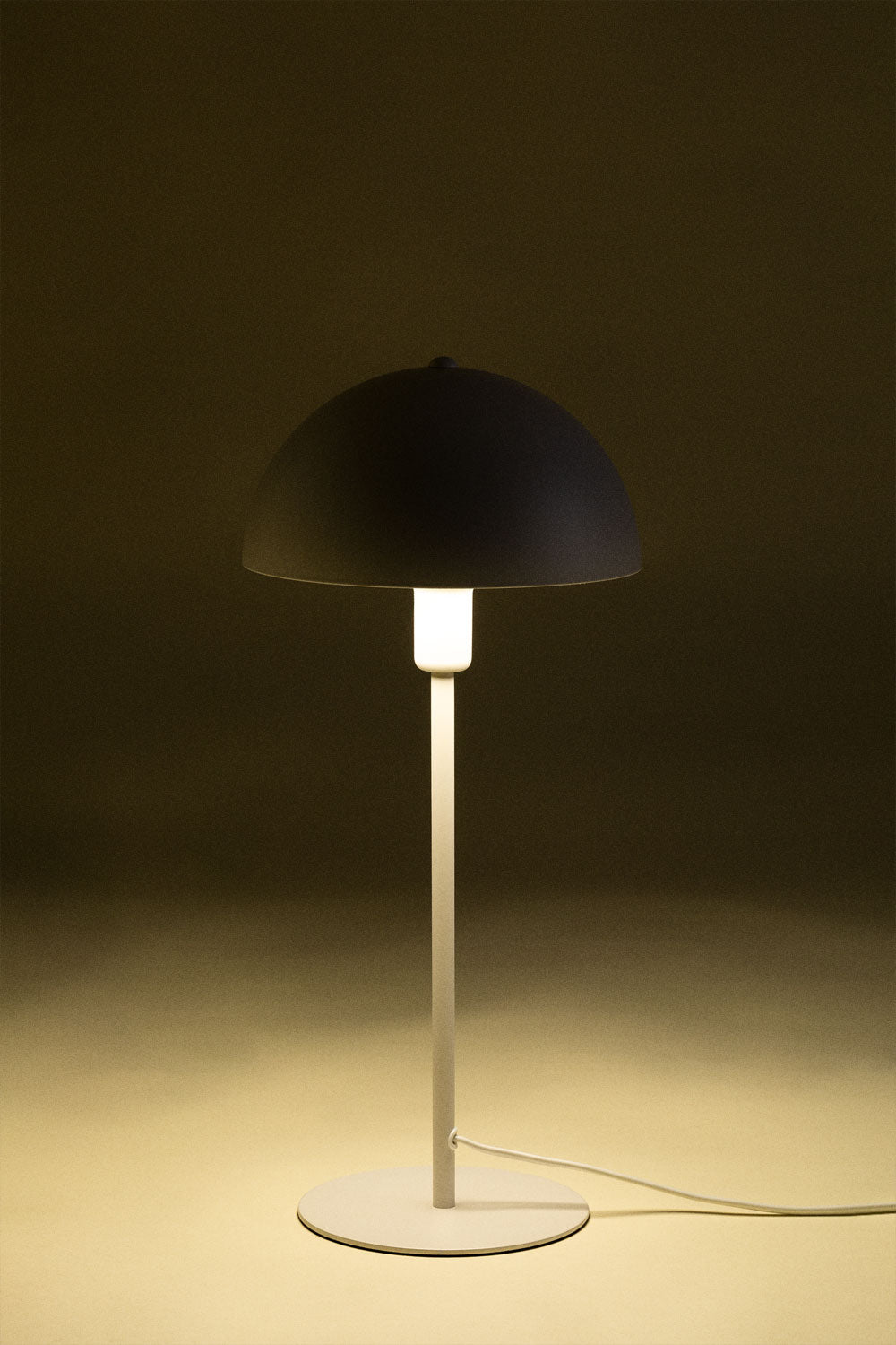 Lampe de table en fer Alnair