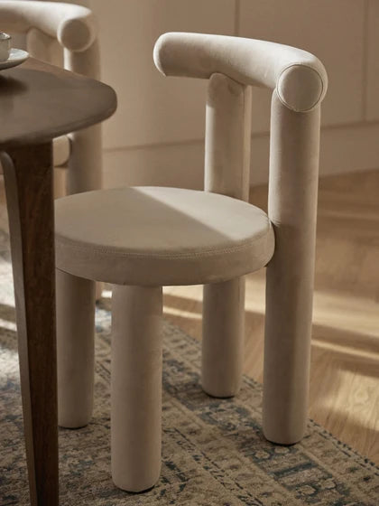 Chaise rembourrée en velours Calan