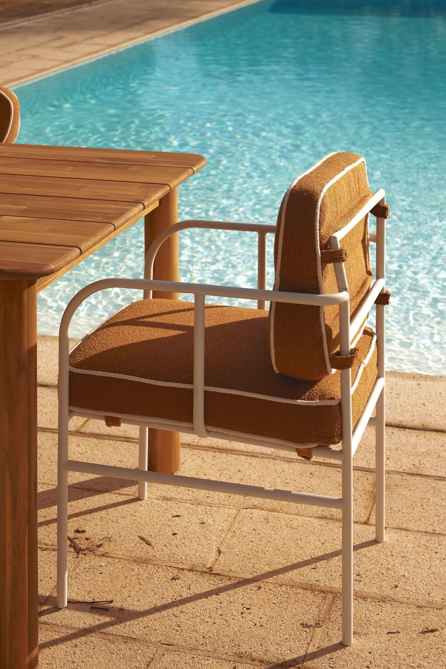 Chaise de jardin avec accoudoirs, vert sauge & métal blanc, Maddalena