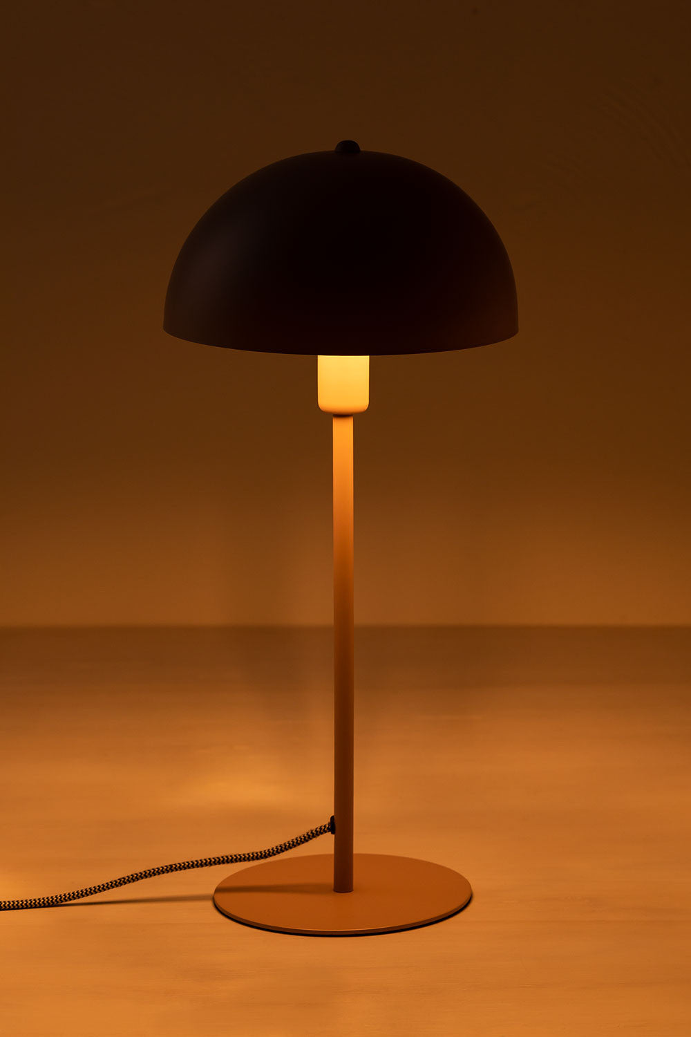 Lampe de table en fer Alnair