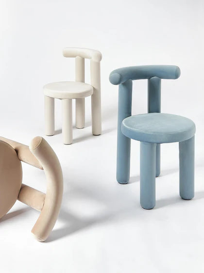 Chaise rembourrée en velours Calan