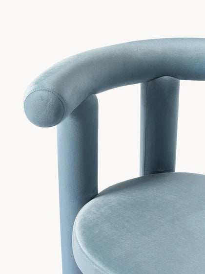 Chaise rembourrée en velours Calan