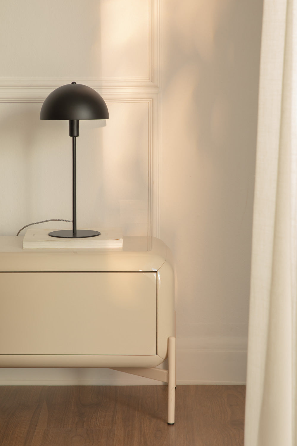 Lampe de table en fer Alnair