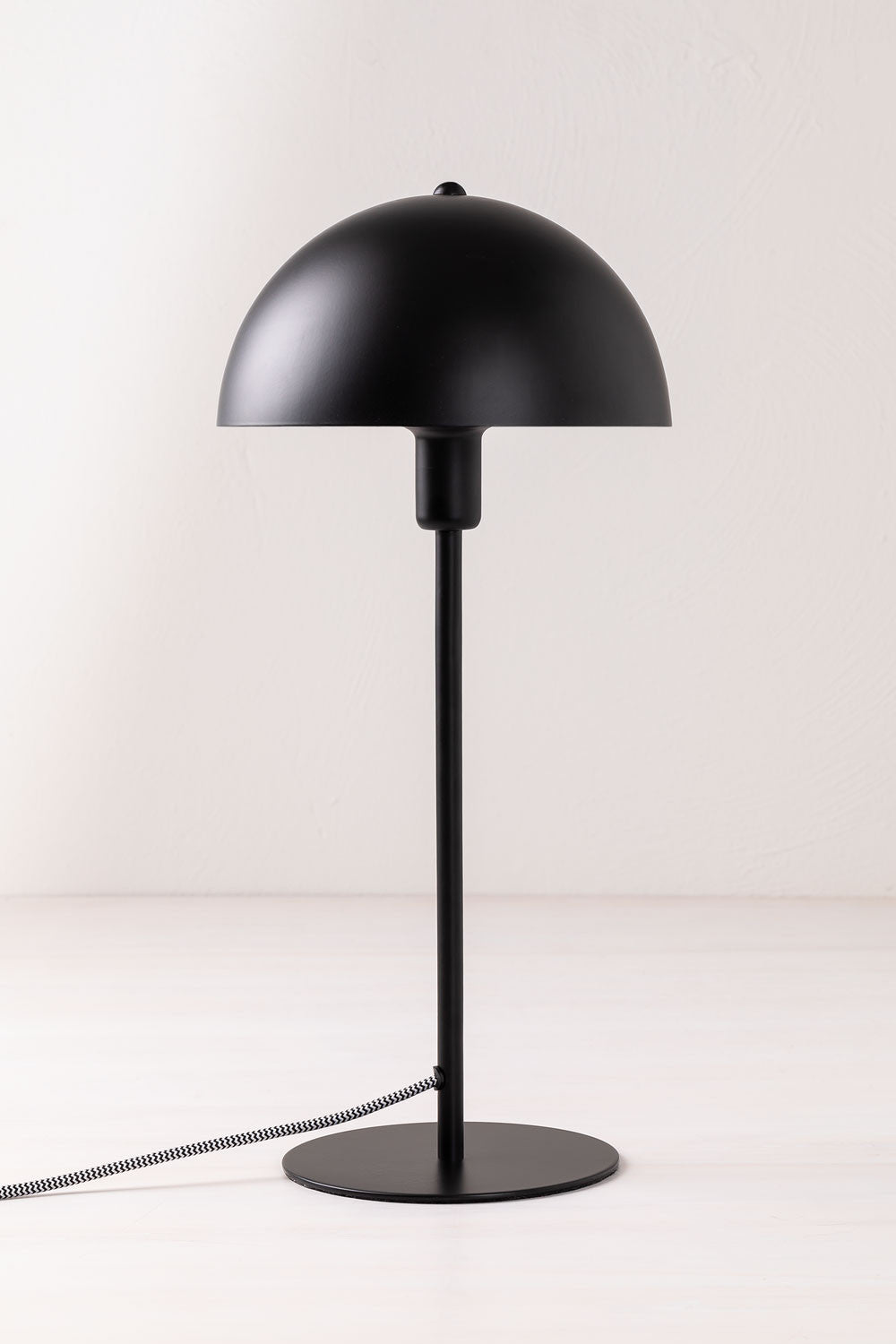 Lampe de table en fer Alnair