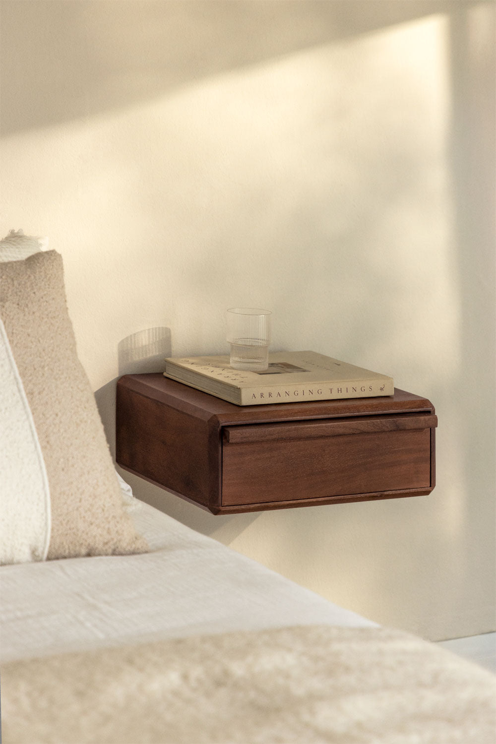 Pack de 2 tables de chevet flottantes 40x30 cm en bois d'acacia Nordilan
