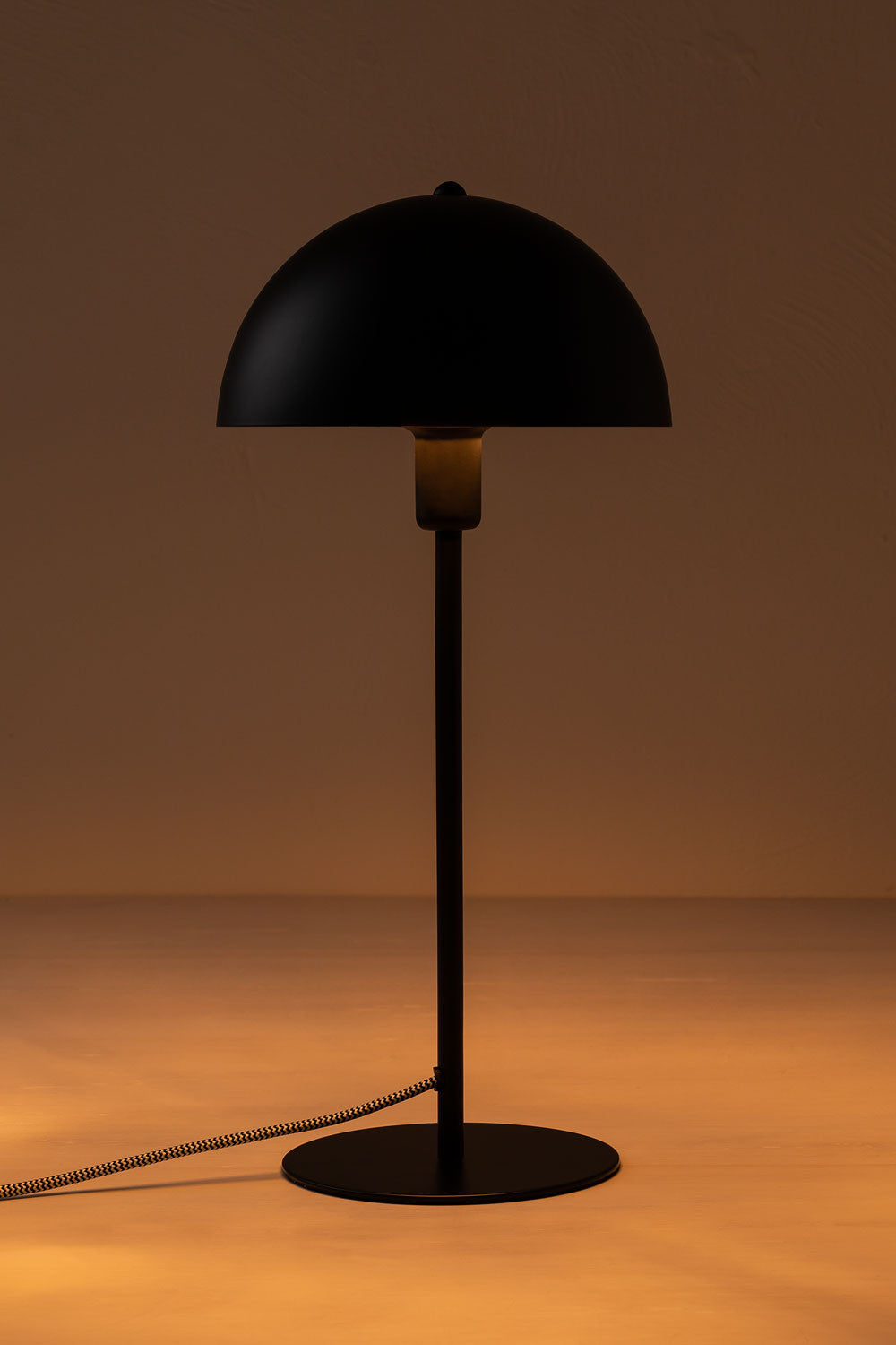Lampe de table en fer Alnair