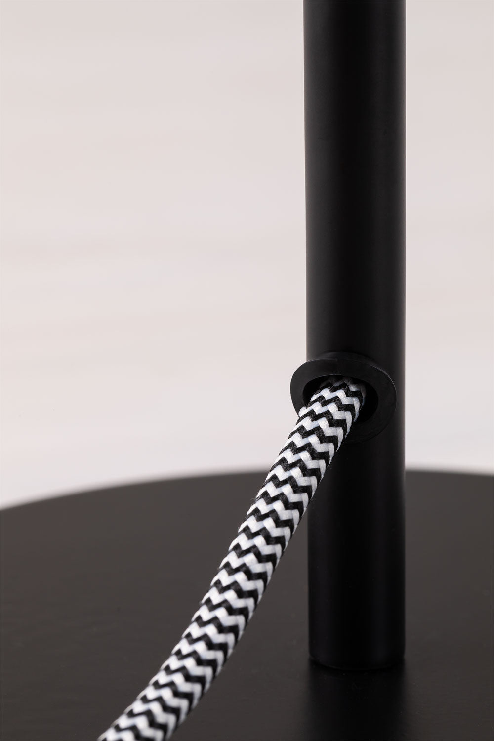 Lampe de table en fer Alnair