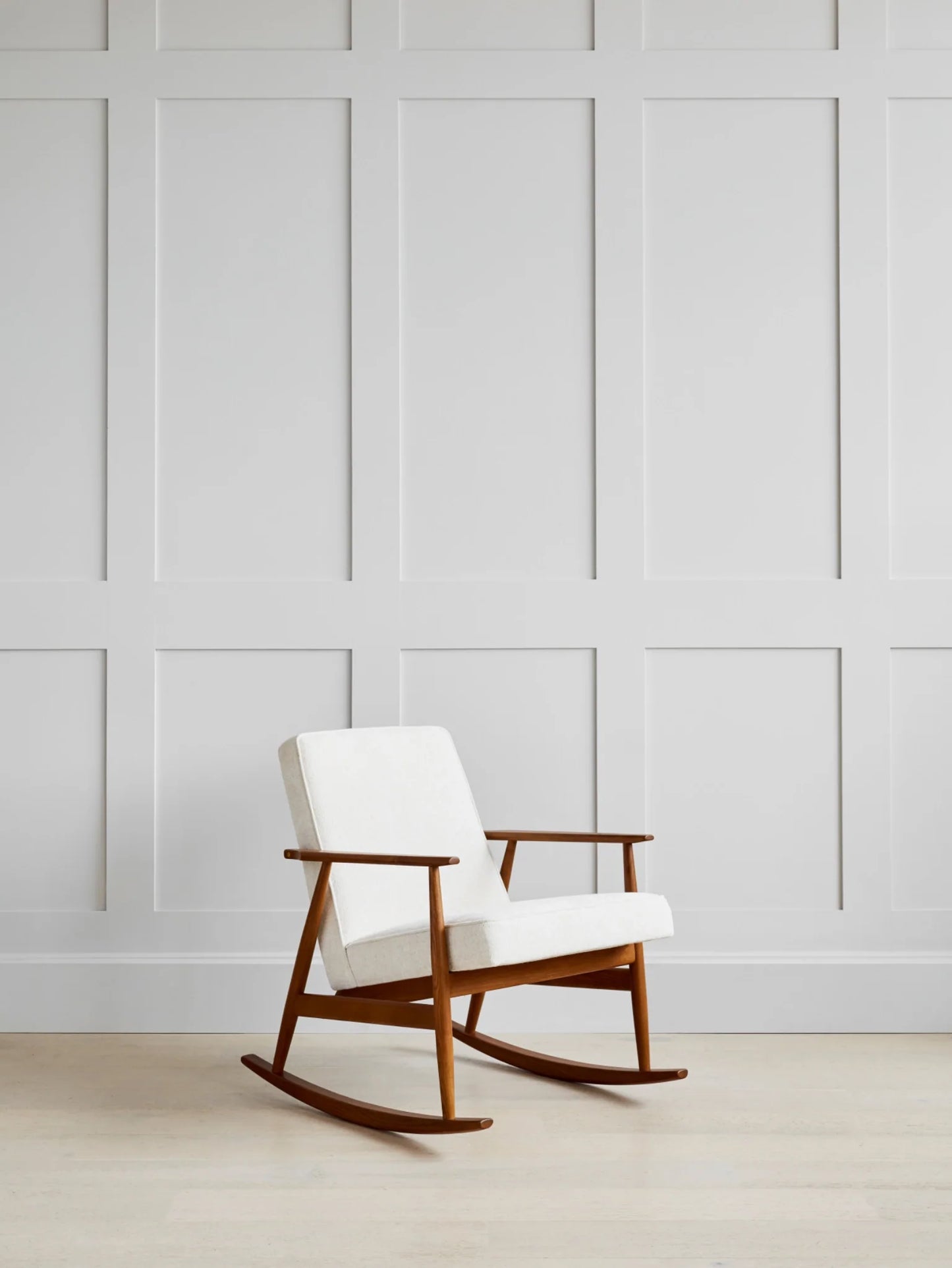 Fox Rocking Chair in Cord Creme