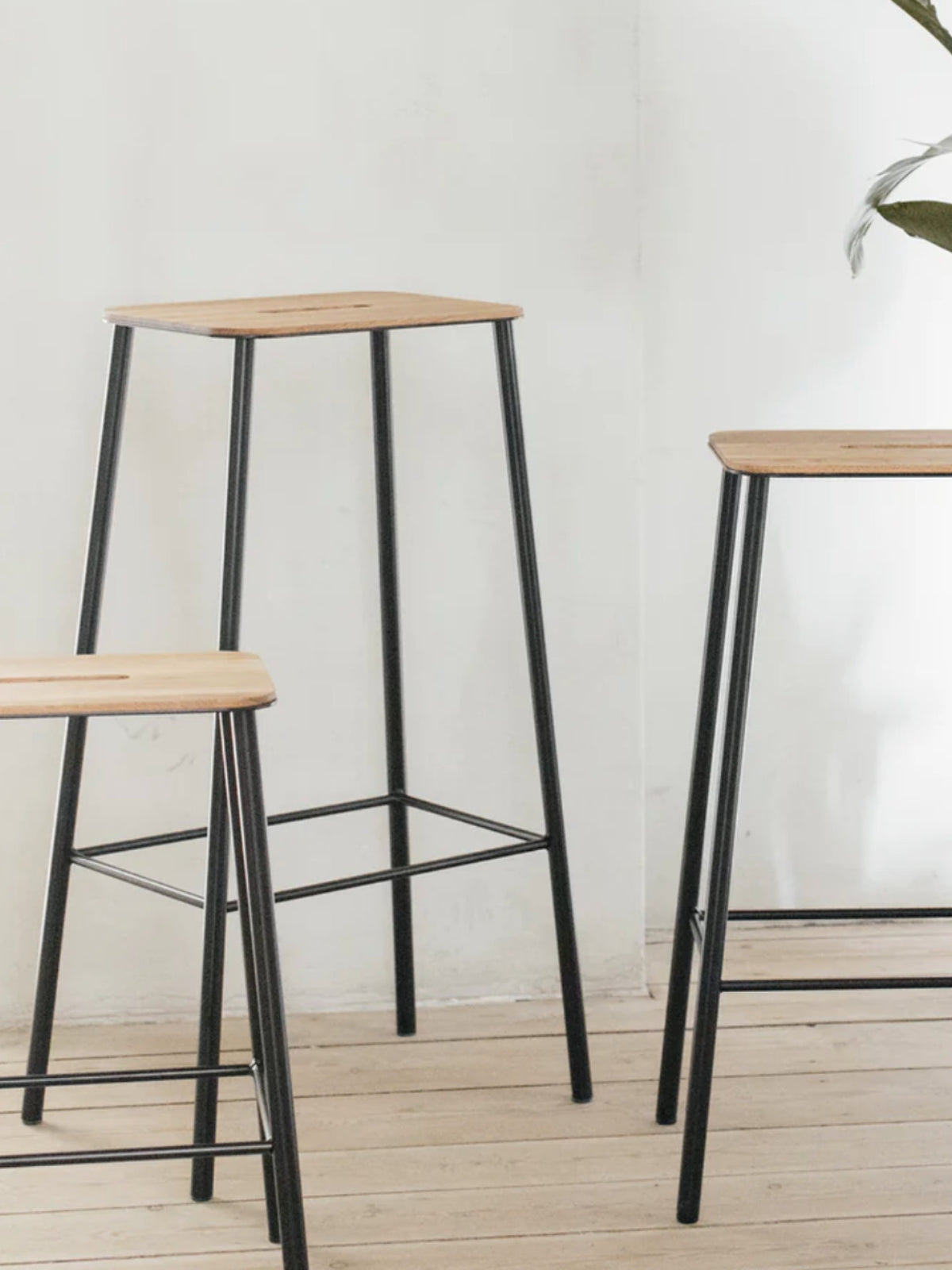 Tabouret, Adam