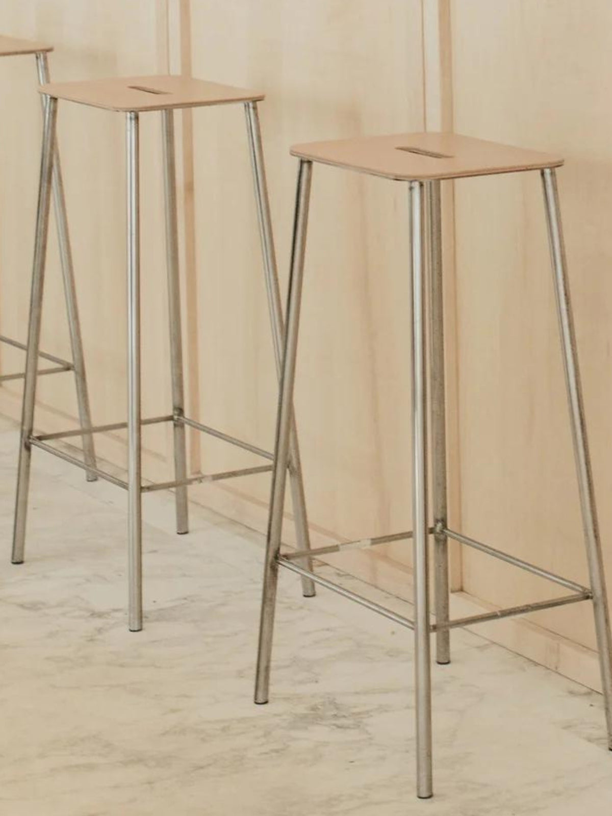 Tabouret, Adam