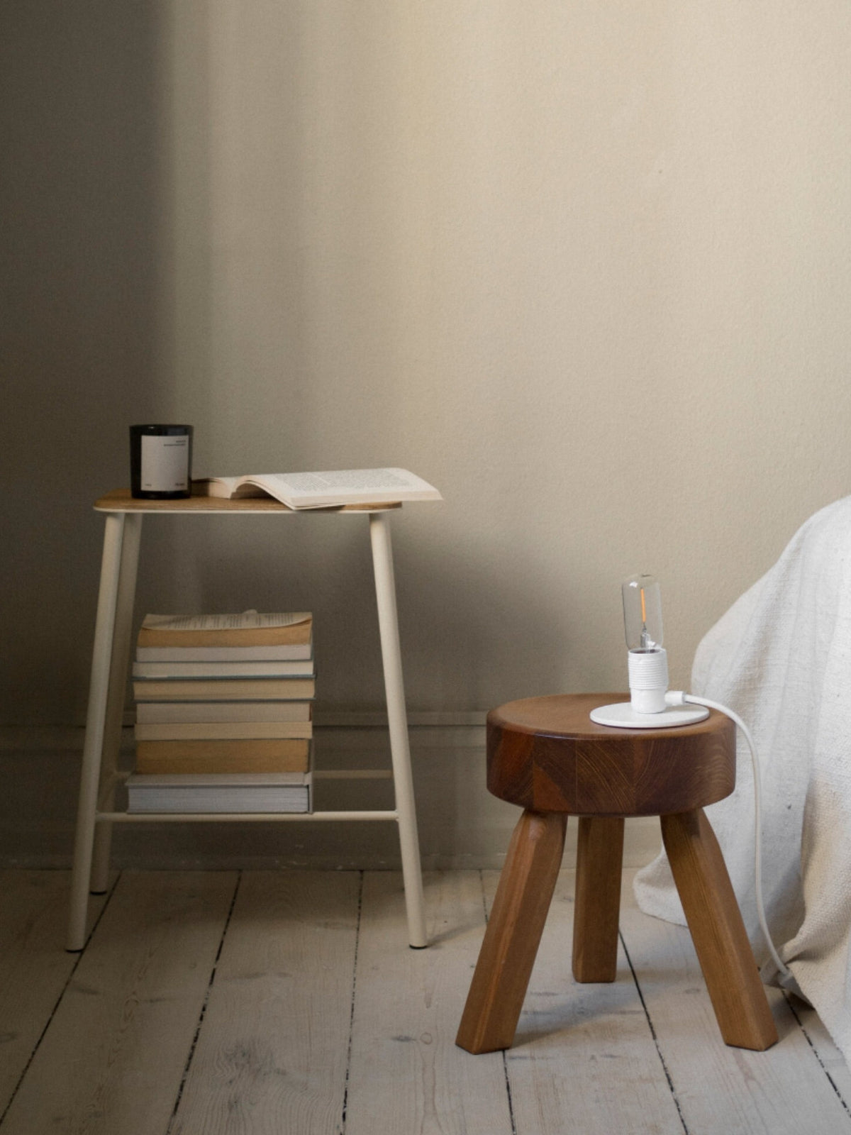 Tabouret, Adam