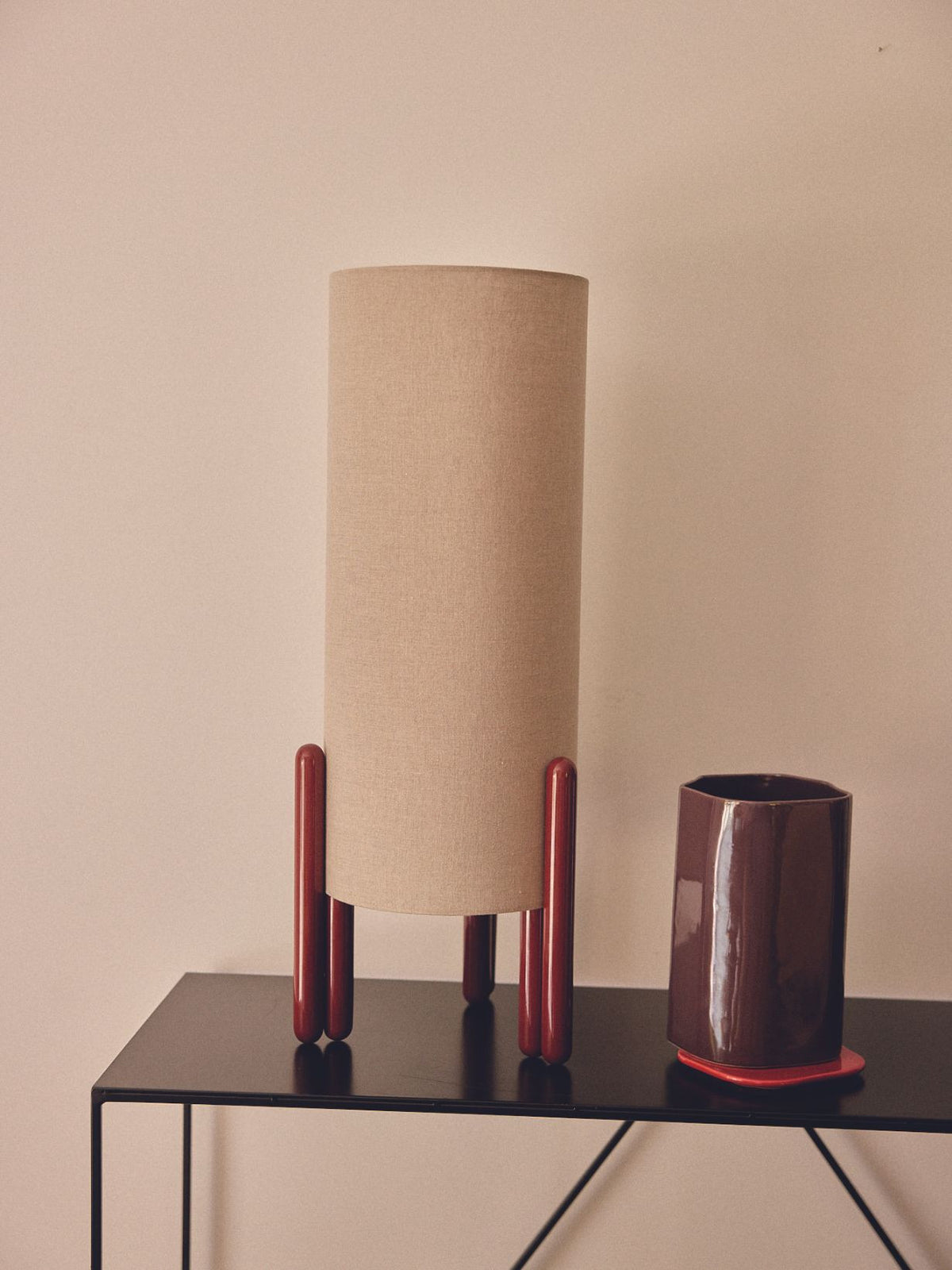 Lampe en frêne massif vernis, Colette