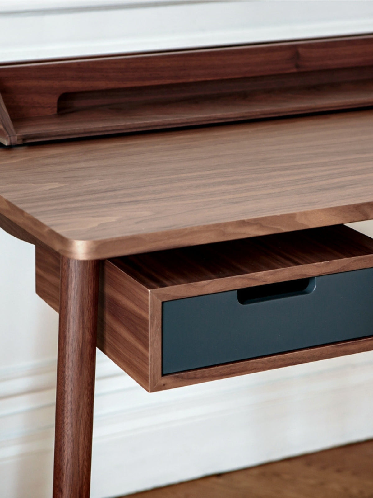 Bureau en noyer naturel, Honoré